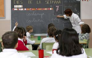 “Nos exigen demasiado a todos los niveles”: por qué abandonan los docentes