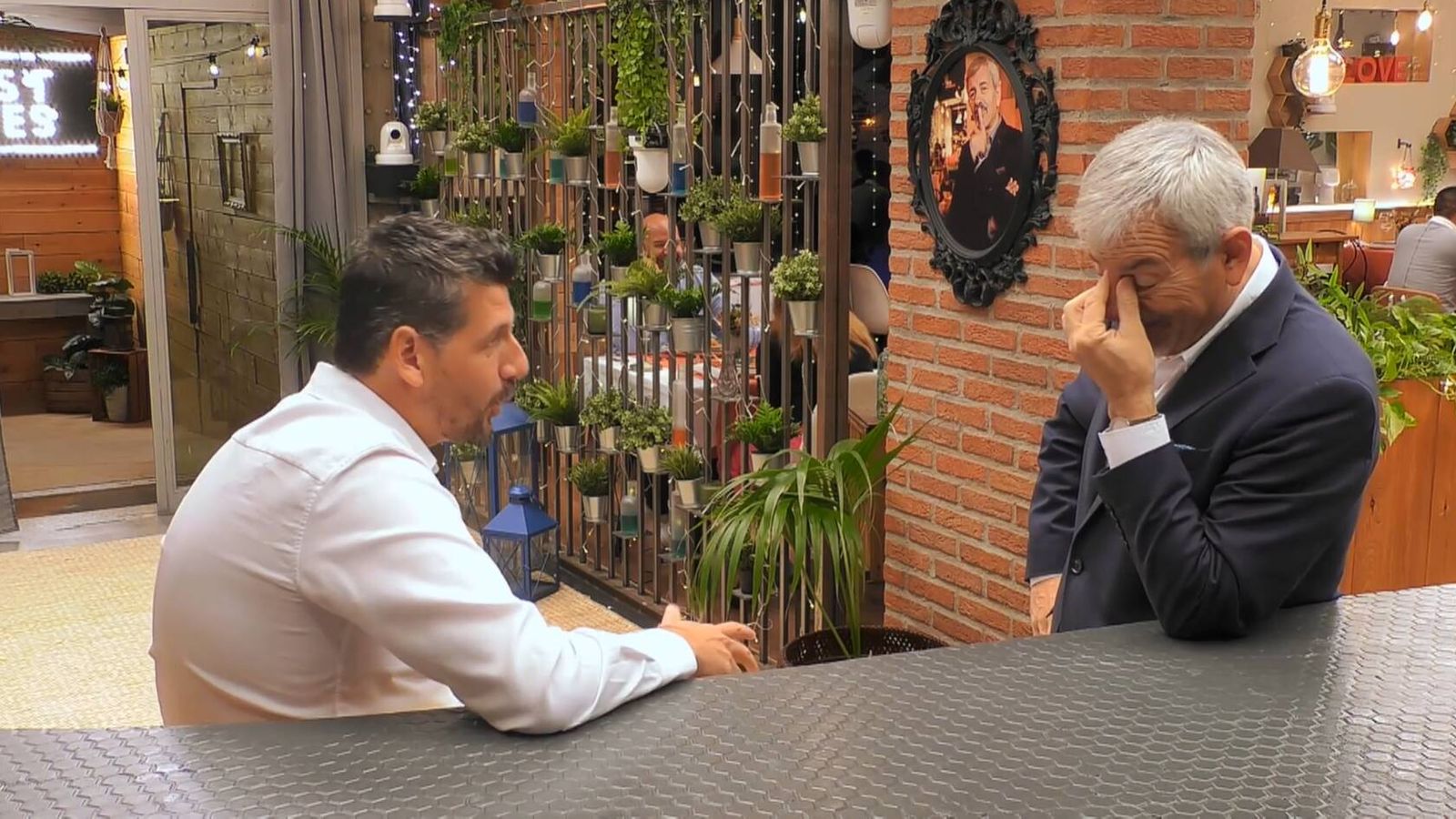Jordi y Carlos Sobera, en 'First Dates'. (Mediaset)