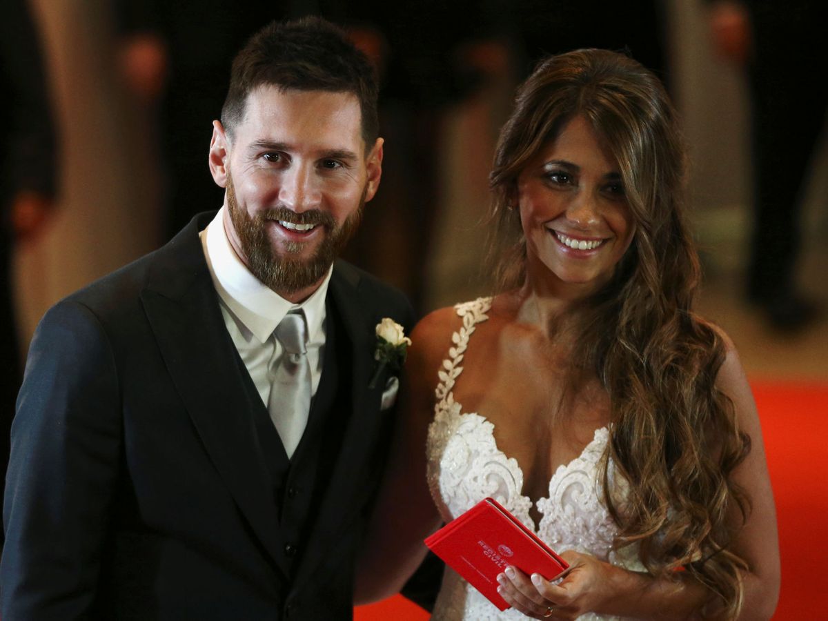 Foto: Leo Messi y su esposa, Antonela Roccuzzo, el día de su boda. (Reuters)