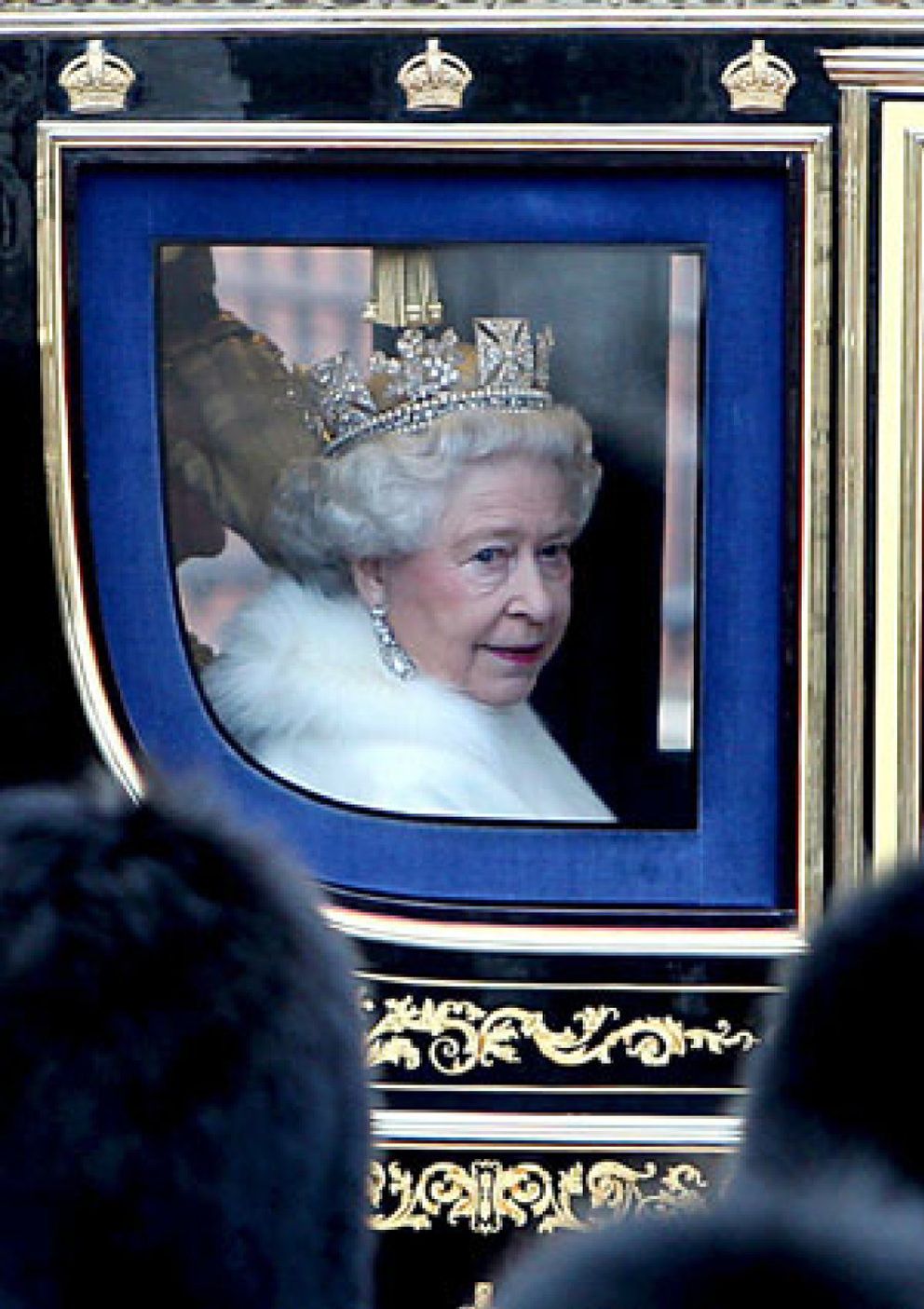 Foto: La corona de Isabel II cumple 56 años