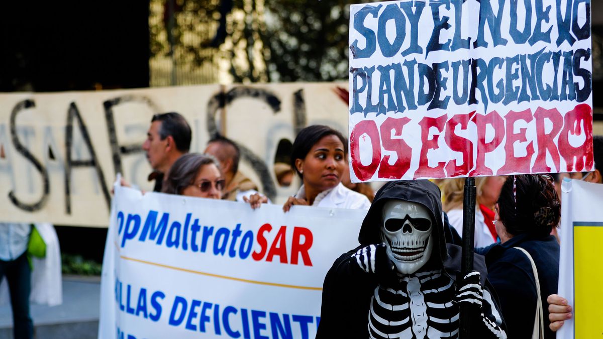Ayuso ofrece teleasistencia para paliar la falta de médicos y frenar la huelga de Urgencias en Madrid