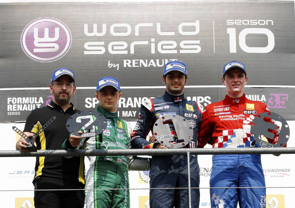 Foto: Will Stevens, Carlos Sainz Jr y Oliver Rowland en el podio de Spa