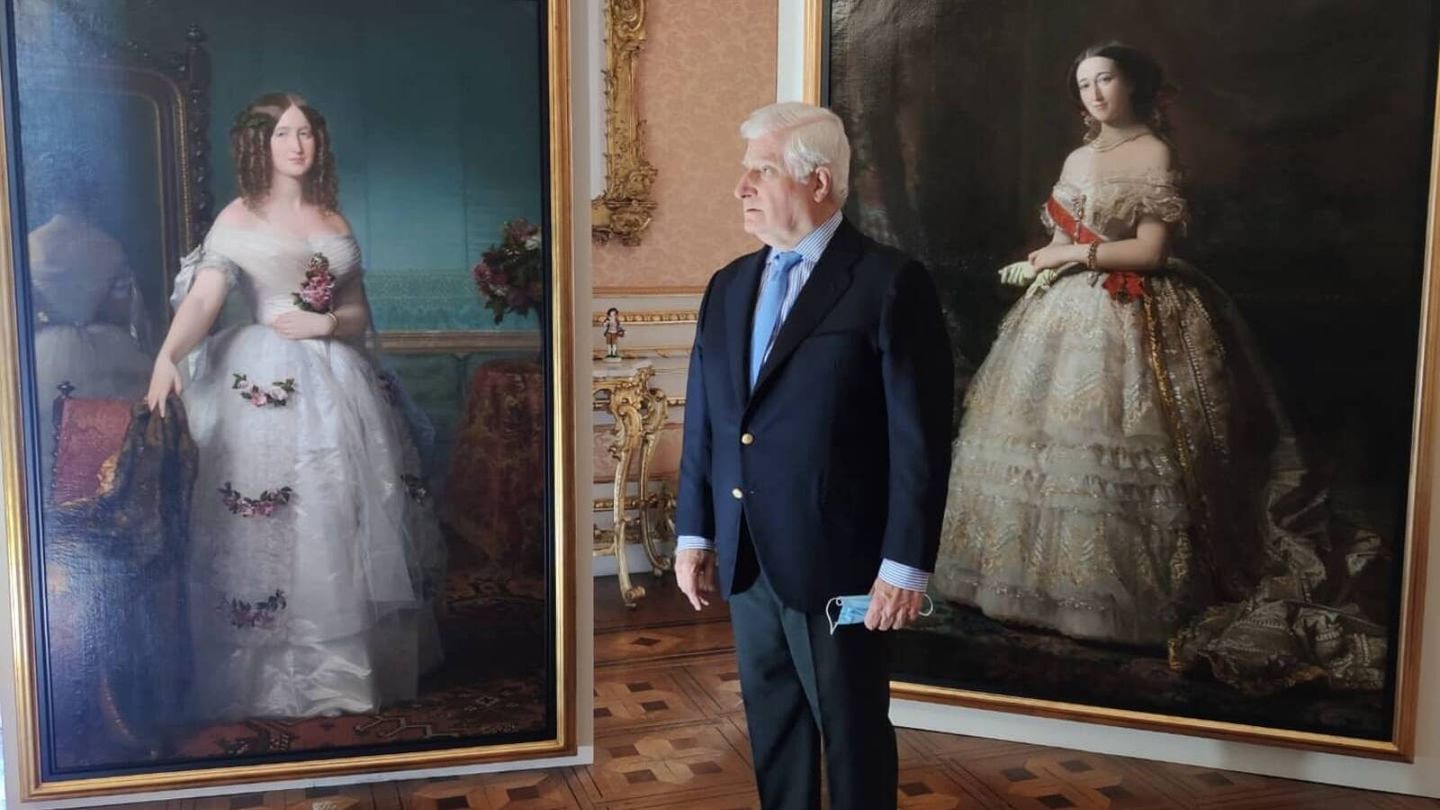 Carlos Fitz-James Stuart, actual duque de Alba, en una de las exposiciones del palacio de Liria. (Instagram @palaciodeliria)
