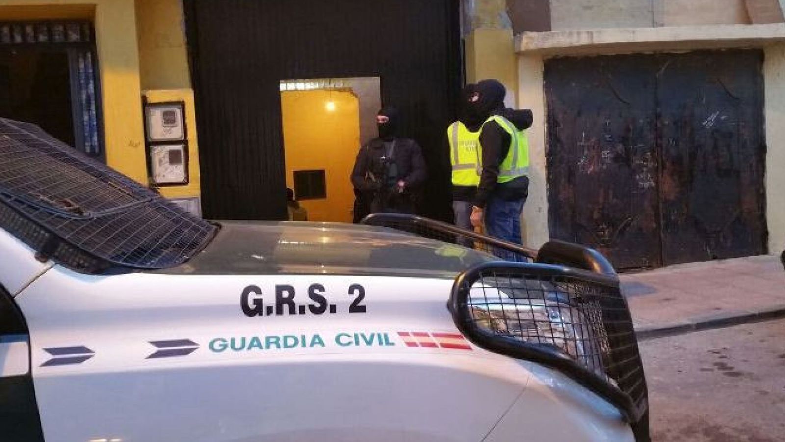 Foto: Dos detenidos en Ceuta por yihadismo. (Efe)