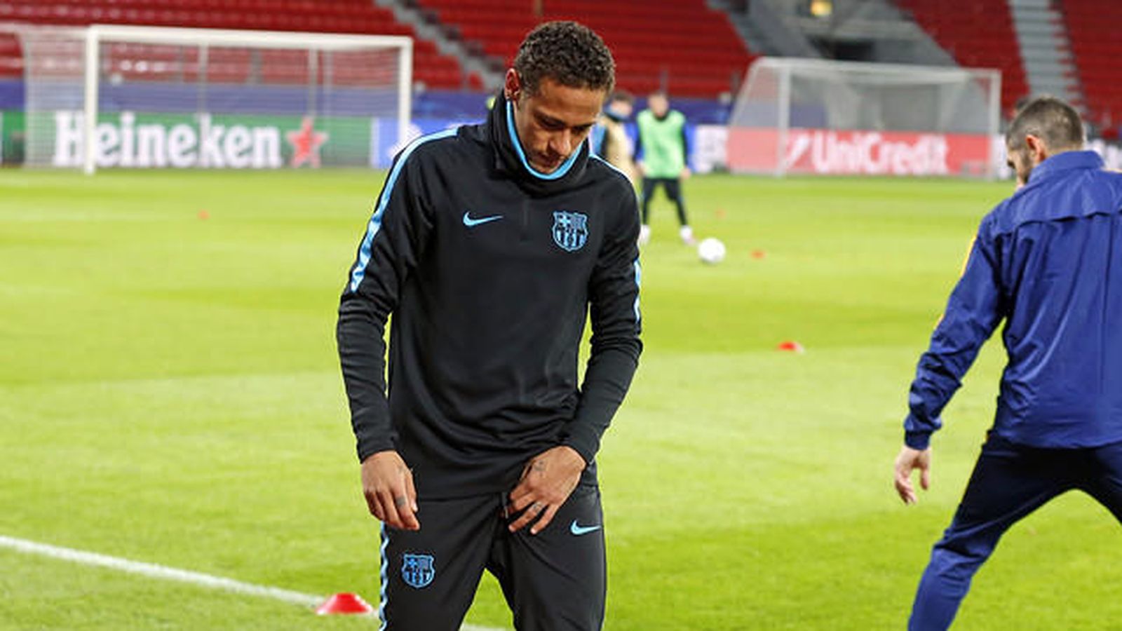 Foto: Neymar se retira del entrenamiento (FC Barcelona)