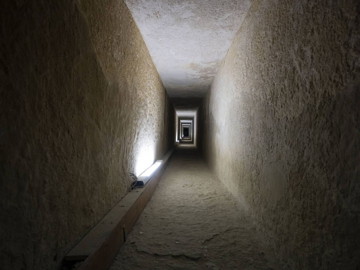 Foto: Túnel de entrada a la antigua pirámide egipcia (Fuente: iStock)