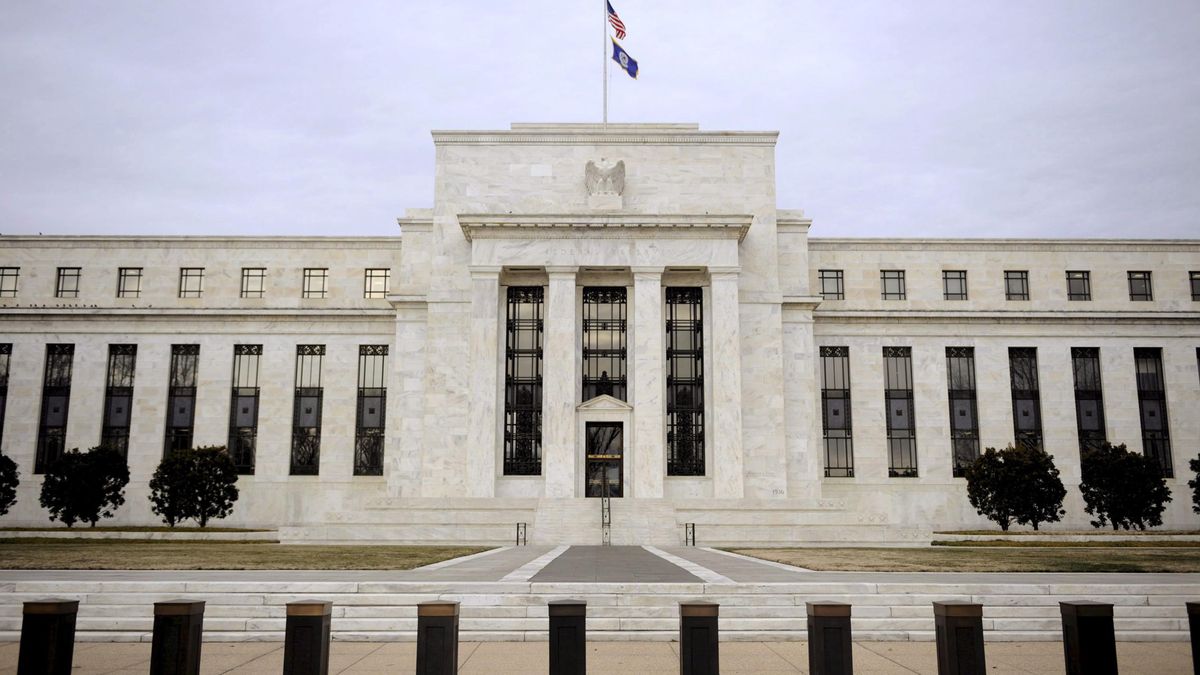 La Fed prohíbe a sus miembros negociar con acciones tras varios escándalos millonarios