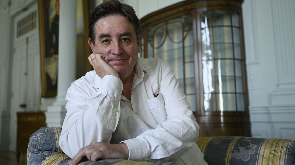 Sánchez sopesa al poeta Luis García Montero para ser candidato a alcalde de Madrid