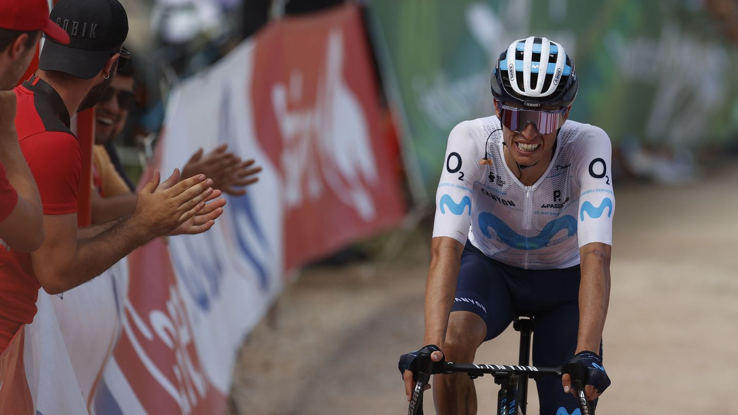 Enric Mas, durante una etapa de la Vuelta. (EFE/Javier Lizón)