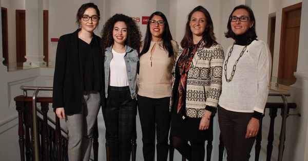 Foto: María Ayuso, Marta Hernández, Angélica Malavé, Pilar Mérida-Nicolich y Rocío López. (Santiago Vinagrero)