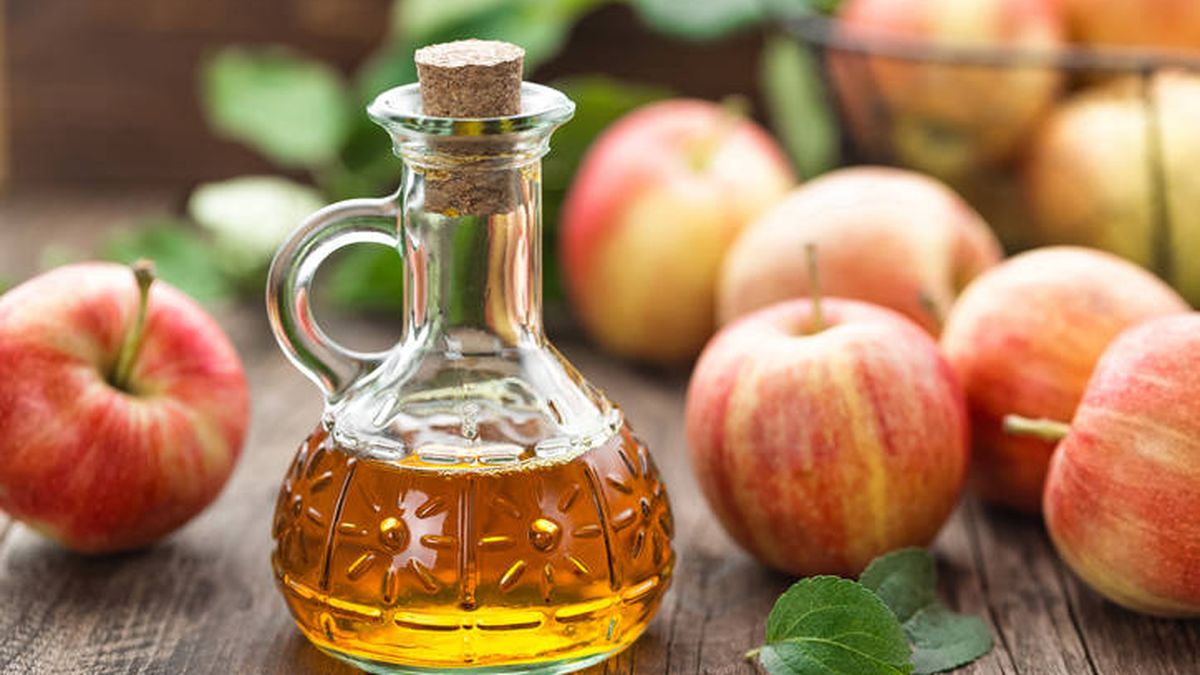 Cinco beneficios que convierten el vinagre de manzana en imprescindible