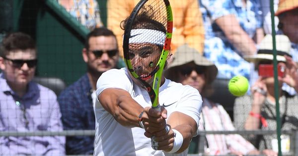 Foto: Rafa Nadal jugó este viernes un partido de exhibición ante Lucas Pouille en Hurlingham. (EFE)