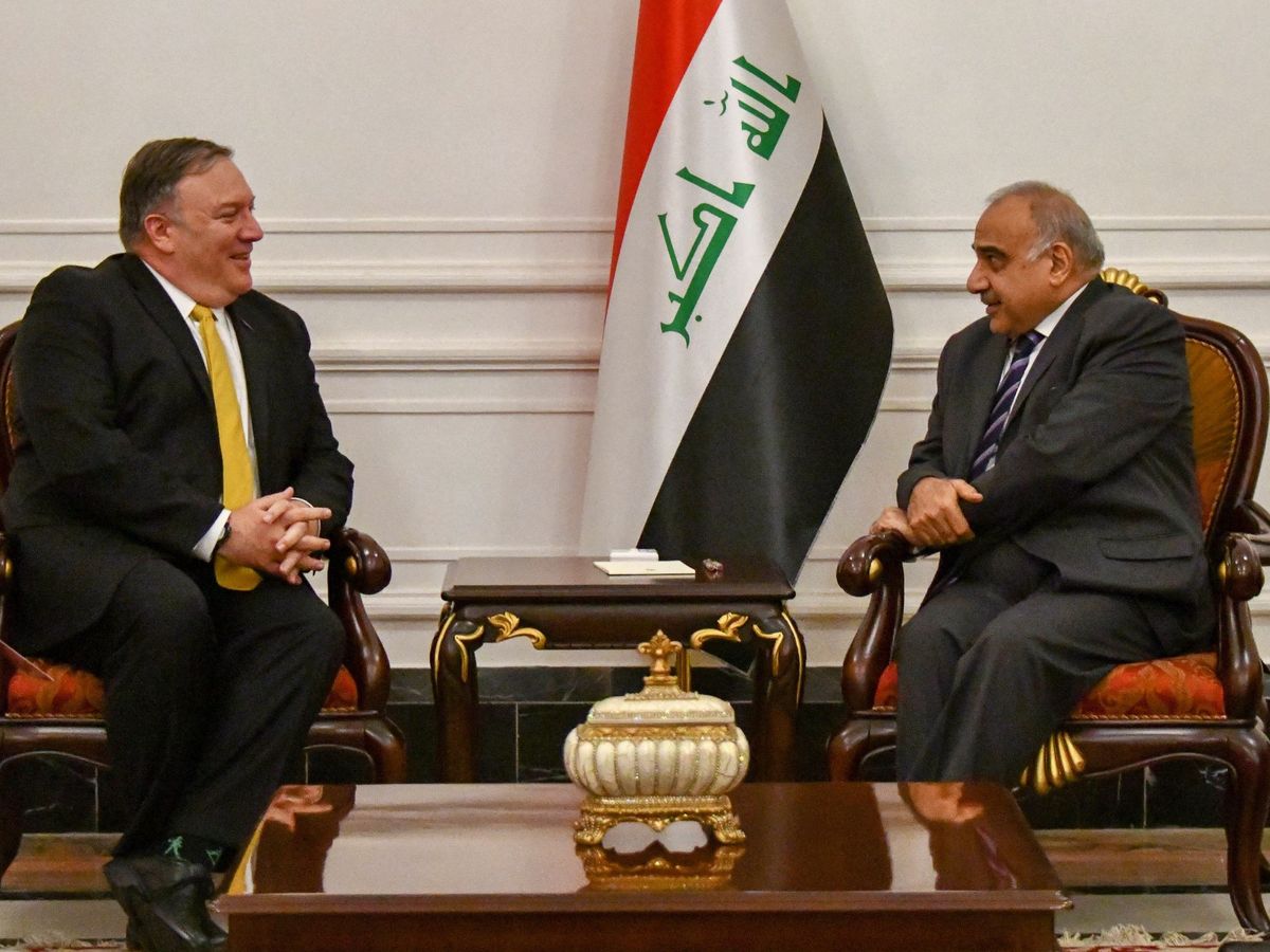 Foto: Adel Abdelmahdi, conversa con el secretario de Estado estadounidense, Mike Pompeo (i), durante su reunión en Bagdad, en enero de 2019. (EFE)