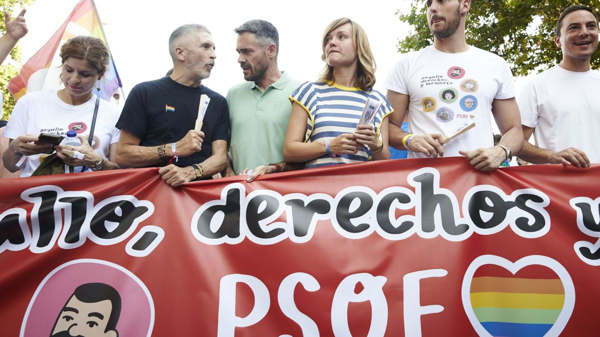 Si Zerolo levantara la cabeza: cómo el PSOE pasó de hermanar al colectivo LGBT a la 'traición'