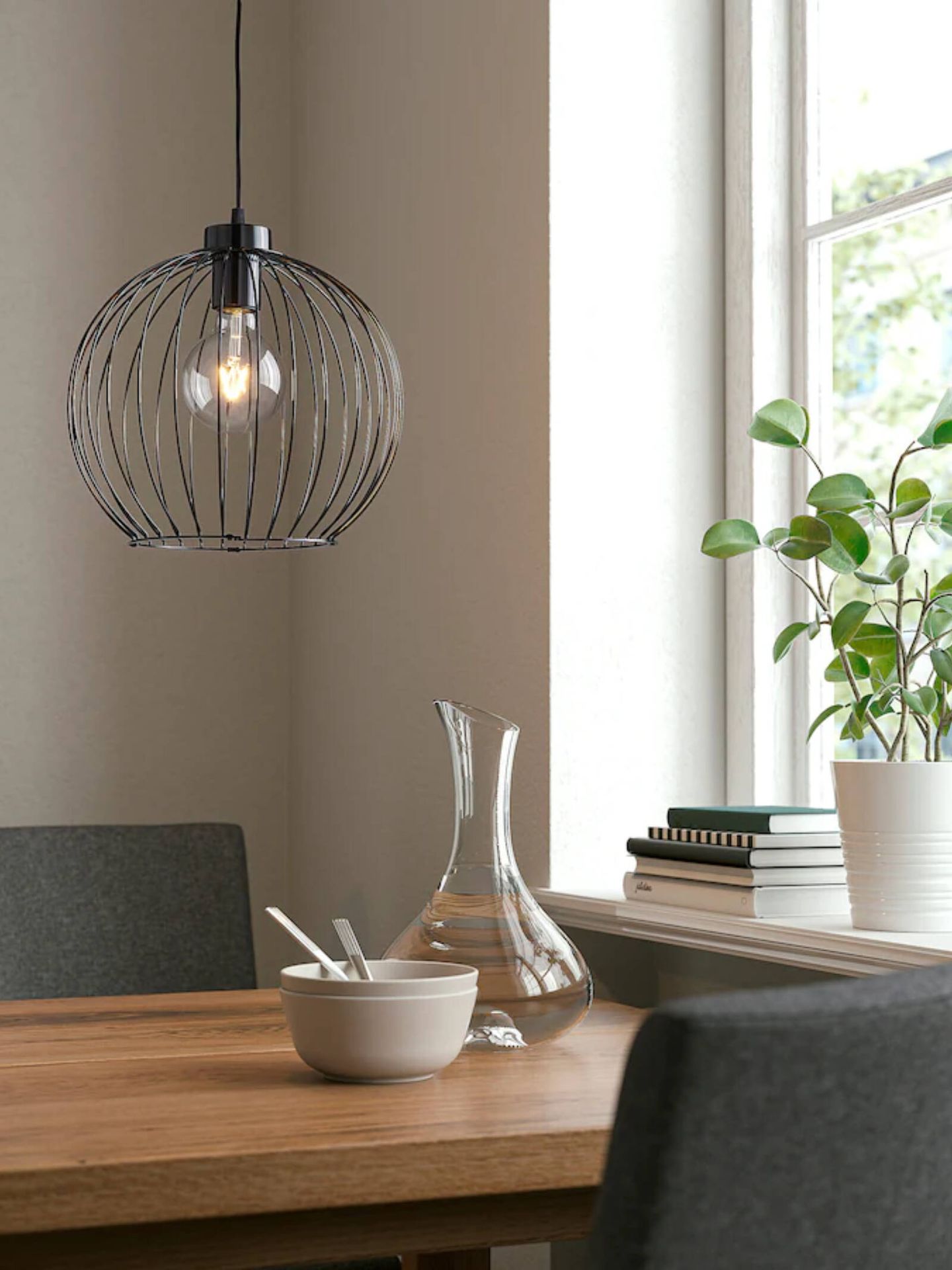 Lámparas low cost tipo jaula para darle a tu casa un toque moderno. (Cortesía/Ikea)