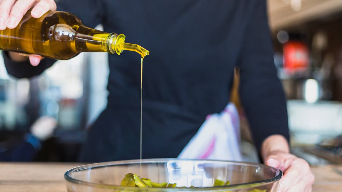 Este es el beneficio no tan conocido del aceite de oliva para tu cuerpo: perfecto para las personas con problemas en las digestiones