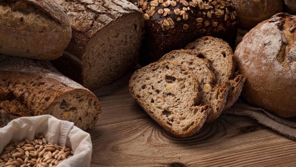 ¿Es el pan integral mejor para tu salud? Una nutricionista cuenta en TikTok qué es más beneficioso