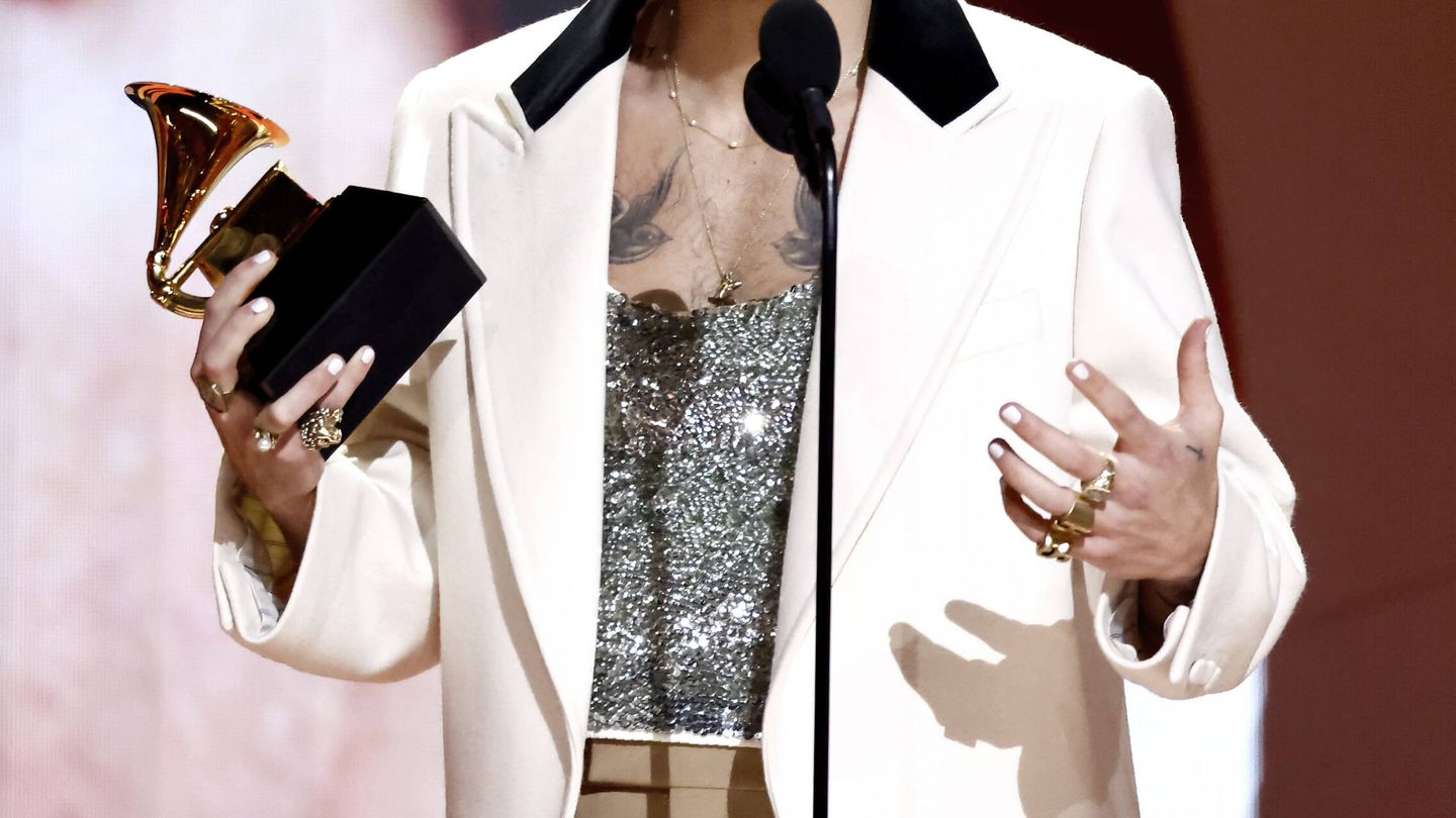 La manicura de Harry Styles en los Grammy de 2023. (Getty/Mma McIntyre)