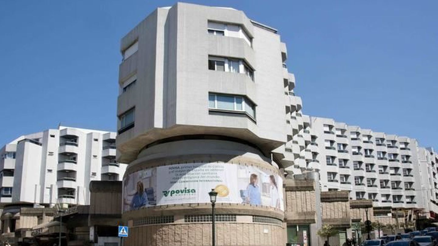 Fotografía de la fachada del Hospital Povisa.