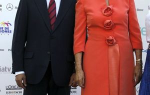 Jordi Évole y Ana Pastor dan la cara por Fran Llorente en los Premios Iris de la televisión