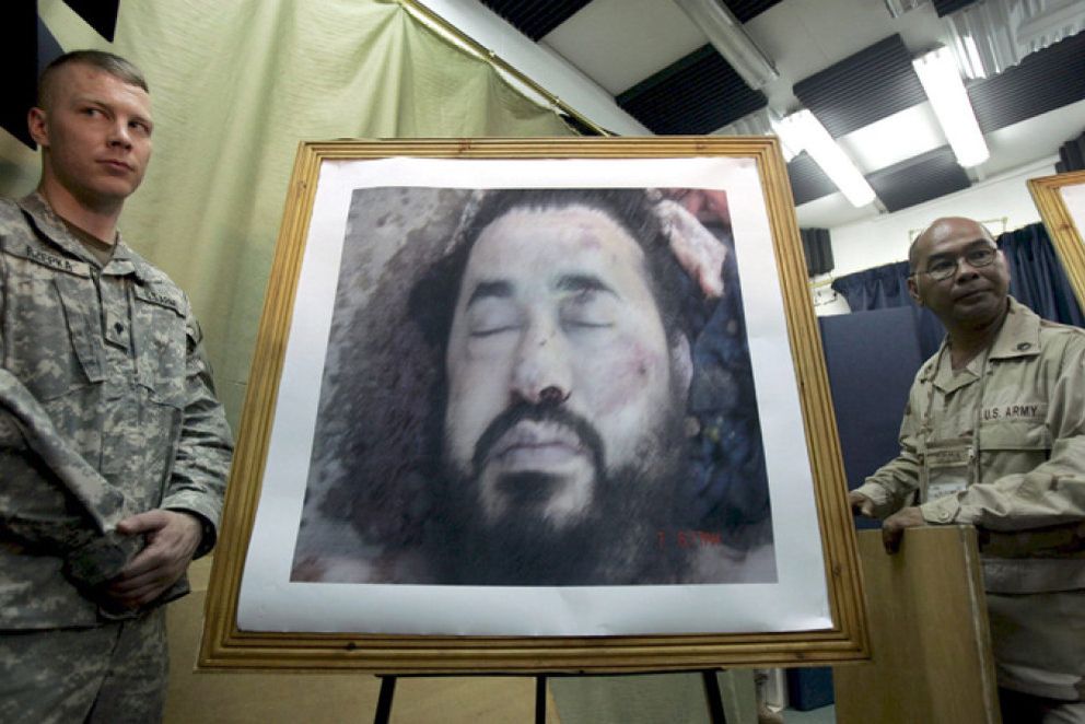 Foto: El Ejército de EEUU muestra una fotografía del cadáver de Al Zarqaui