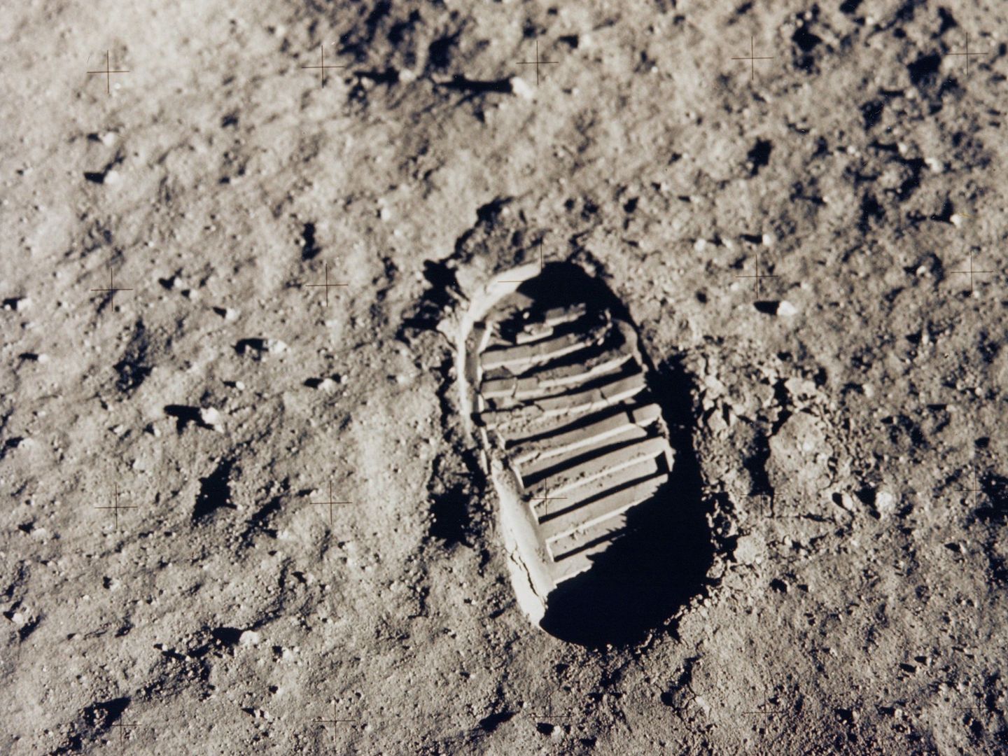Una de las primeras huellas del hombre en la Luna. Foto: NASA