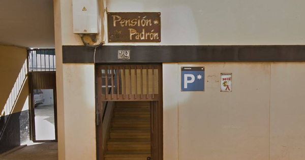 Foto: Entrada de la pensión Padrón (Tenerife), donde ocurrieron los dos crímenes. (Google Maps)