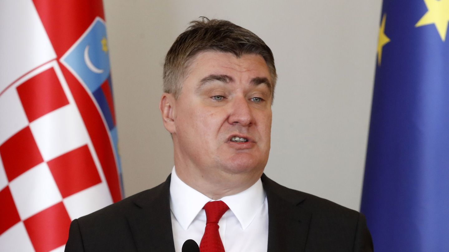 Zagreb (Croatia), 01 02 2023.- Croatian President Zoran Milanovic addresses a joint press conference during the Slovenian President's first official visit in Zagreb, Croatia, 01 February 2023. (Croacia, Eslovenia, Estados Unidos) EFE EPA ANTONIO BAT 