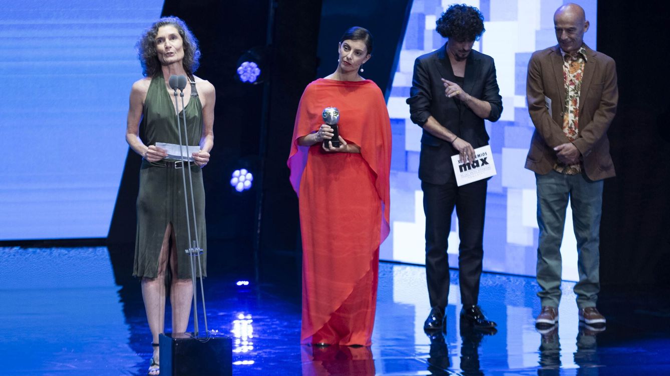 Foto: Christine Cloux recoge el premio a mejor intérprete de danza y criticó el edadismo "con las mujeres de más de 50 años" (EFE/Alberto Valdés)