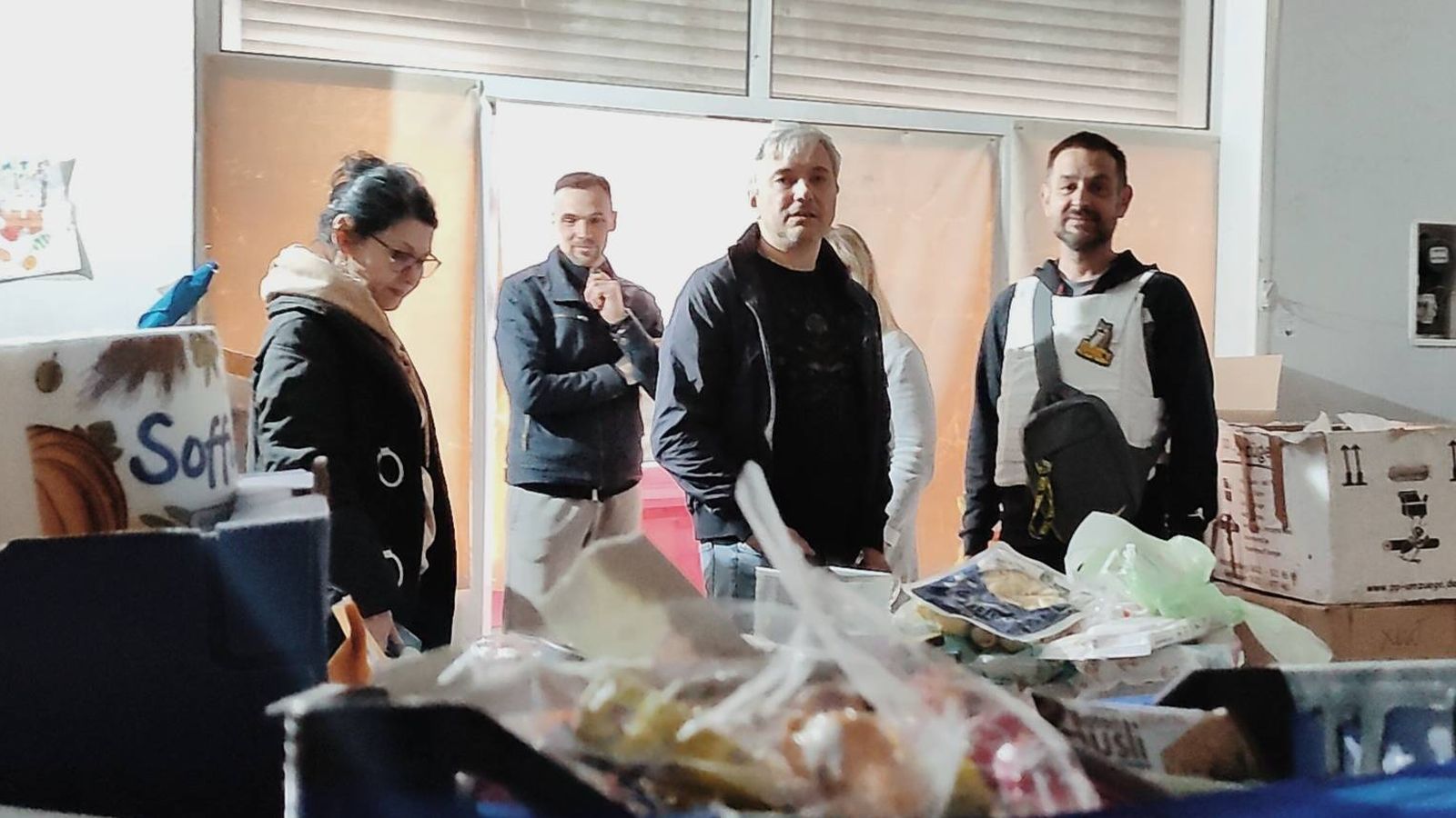 Almacén con ayuda humanitaria para el norte de Járkov. (KAP)