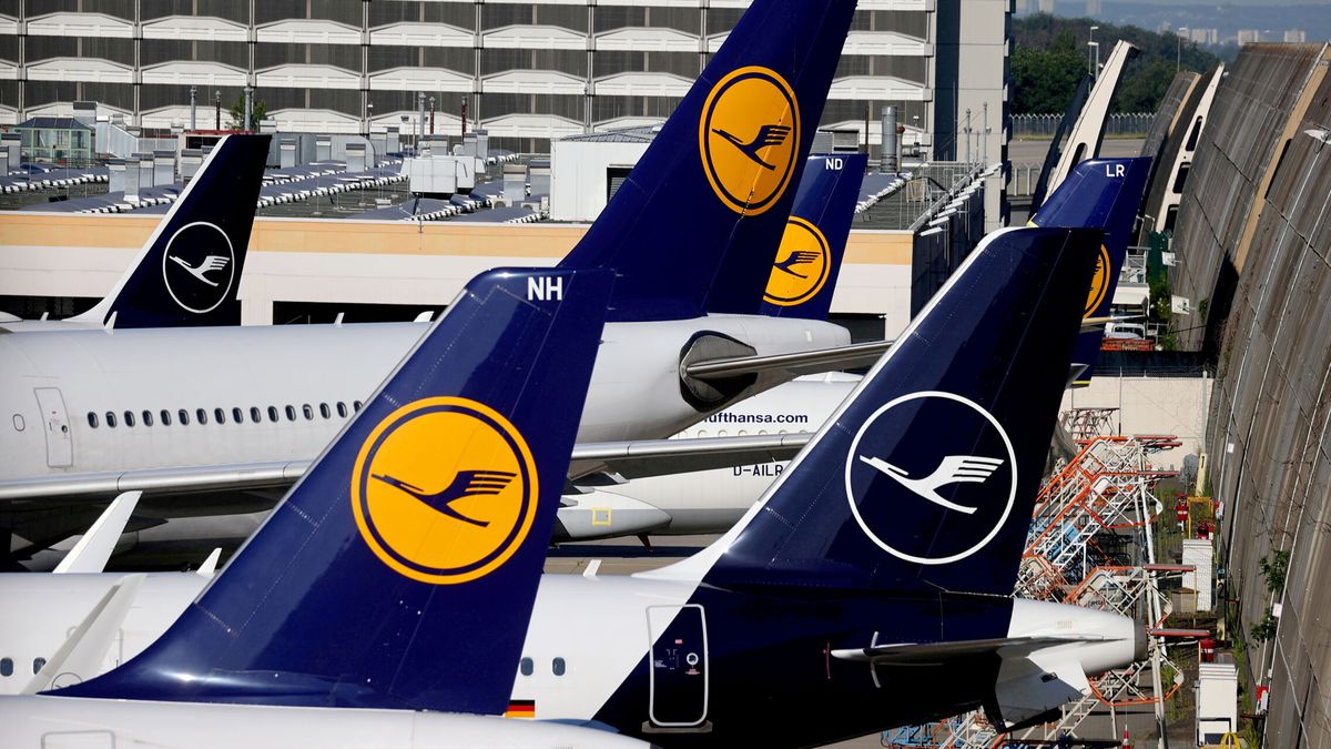 Lufthansa reduce sus pérdidas a la mitad: pierde 1.805 millones en seis meses