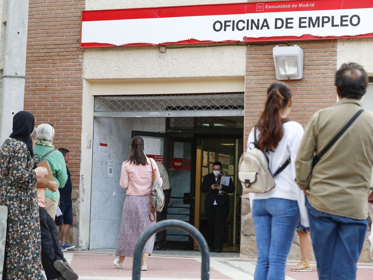 Foto: Imagen de una oficina de empleo en Madrid. (EFE/Luis Millán)