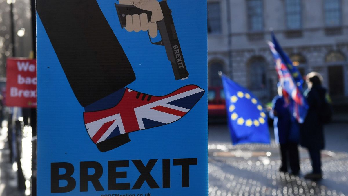 Miedo a un Brexit duro: el sector financiero se prepara con una fuga de 50.000 M
