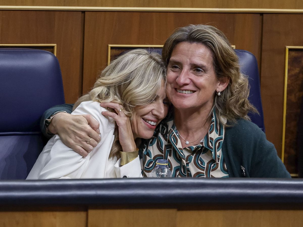 Foto: Las vicepresidentas Yolanda Díaz y Teresa Ribera. (EFE/Daniel González)
