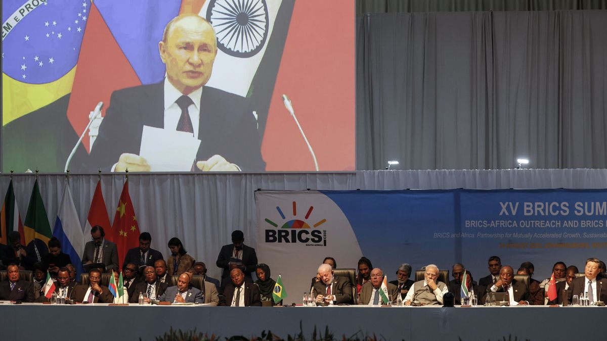 Putin reaparece en la cumbre de los Brics tras el anuncio de su expansión a 11 países