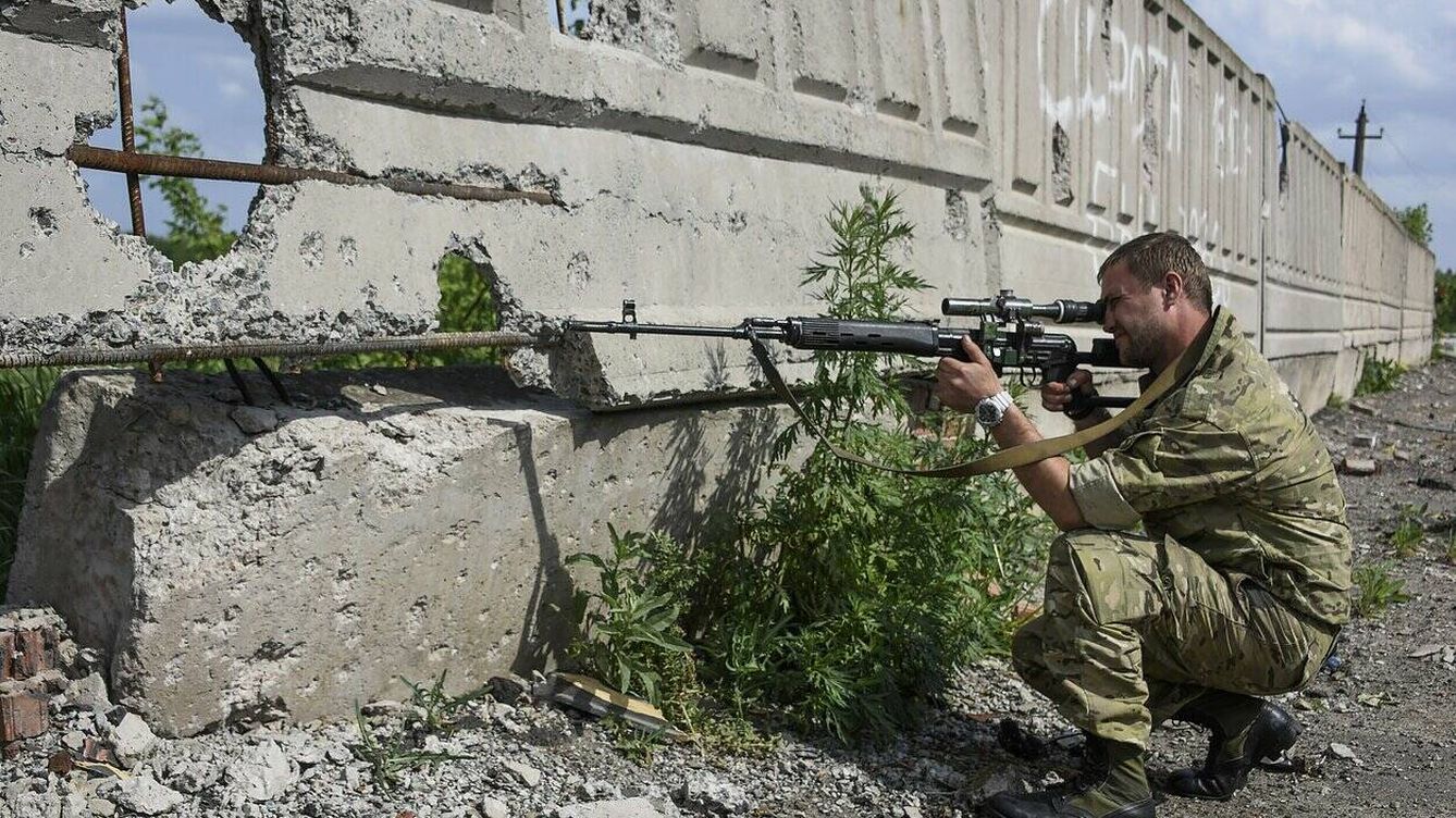 Foto: Tirador de precisión ucraniano armado del fusil Dragunov. (AP)