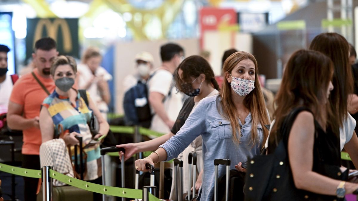 Cambios en los controles de los aeropuertos: ya no tendrás que sacar los líquidos ni los dispositivos electrónicos