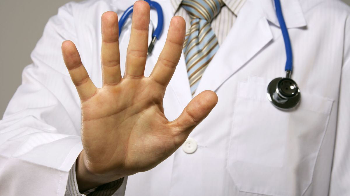 5 grandes médicos británicos, contra las farmacéuticas: "Causan miles de muertes"