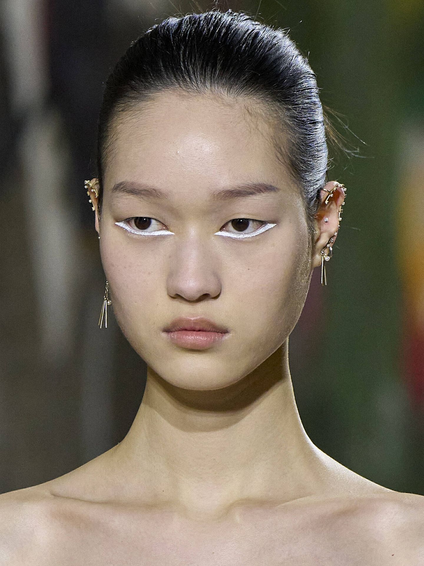El reverse eyeliner en blanco de Dior. (Imaxtree)