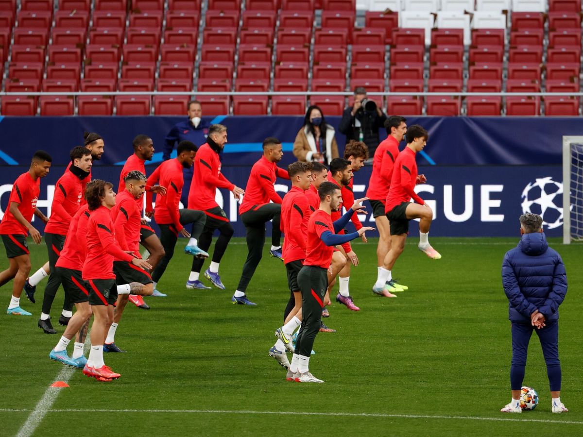 Foto: Los jugadores del Atlético de Madrid durante el entrenamiento este martes en el estadio Wanda Metropolitano de Madrid. (EFE)