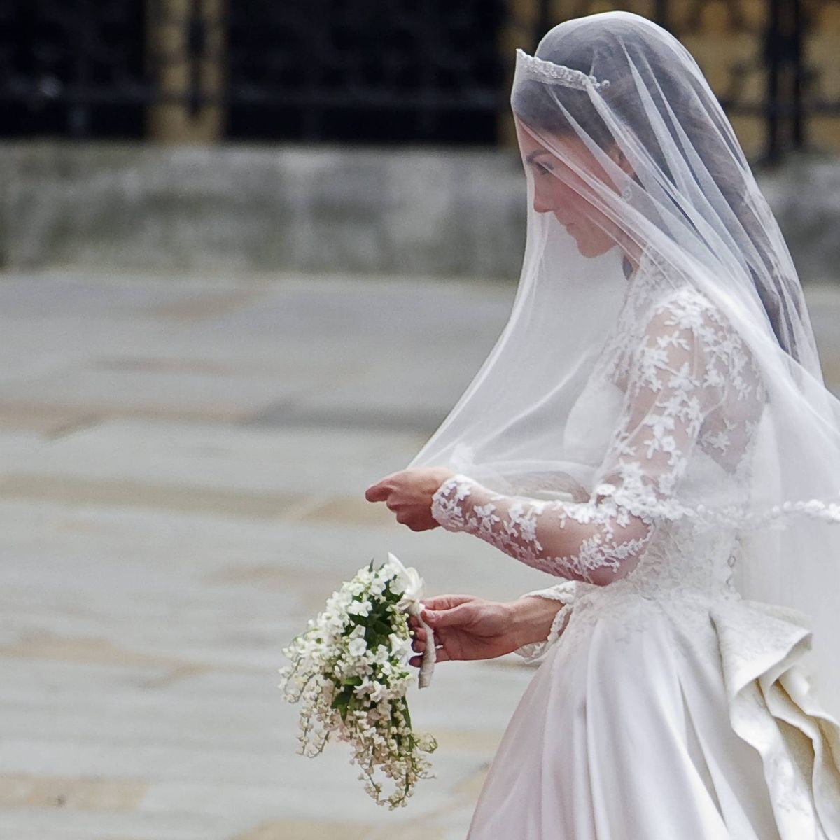 Maestría apodo llegar El vestido de novia de Kate Middleton: un repaso por su look nupcial, 11  años después