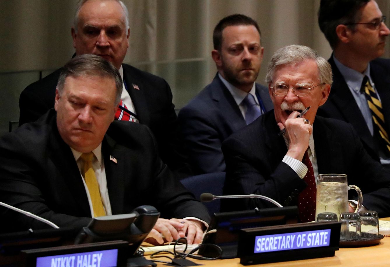 El Secretario de Estado Mike Pompeo y el Asesor de Seguridad Nacional John Bolton. (Reuters)