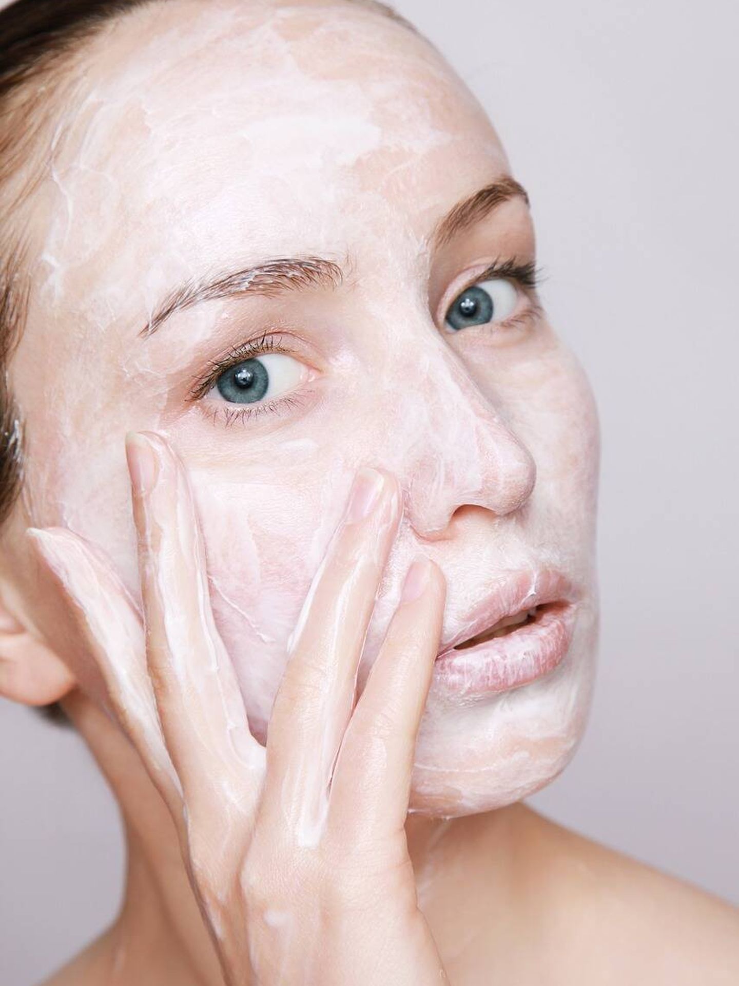 La limpieza es el paso básico más importante para controlar el acné en casa. (Pixabay)