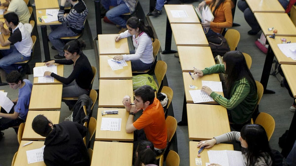 Los universitarios valencianos podrán fraccionar la matrícula mes a mes 