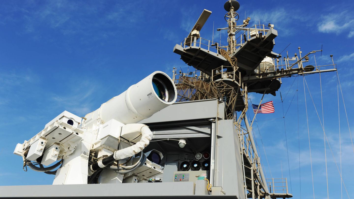 Arma láser de la armada norteamericana en el Golfo de Arabia (US Navy)