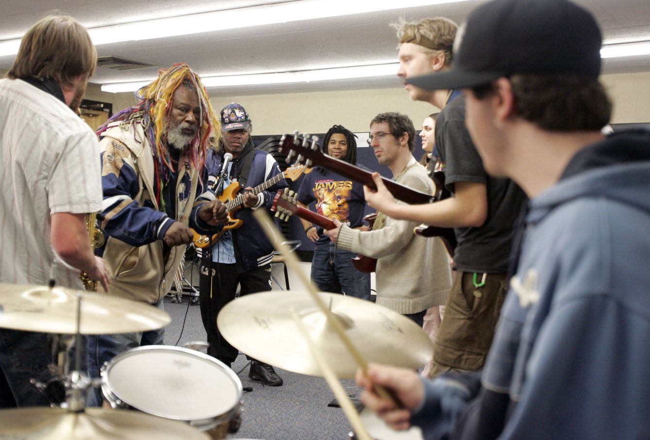 Una clase de funk en la universidad de Berklee, Boston. (Reuters) 