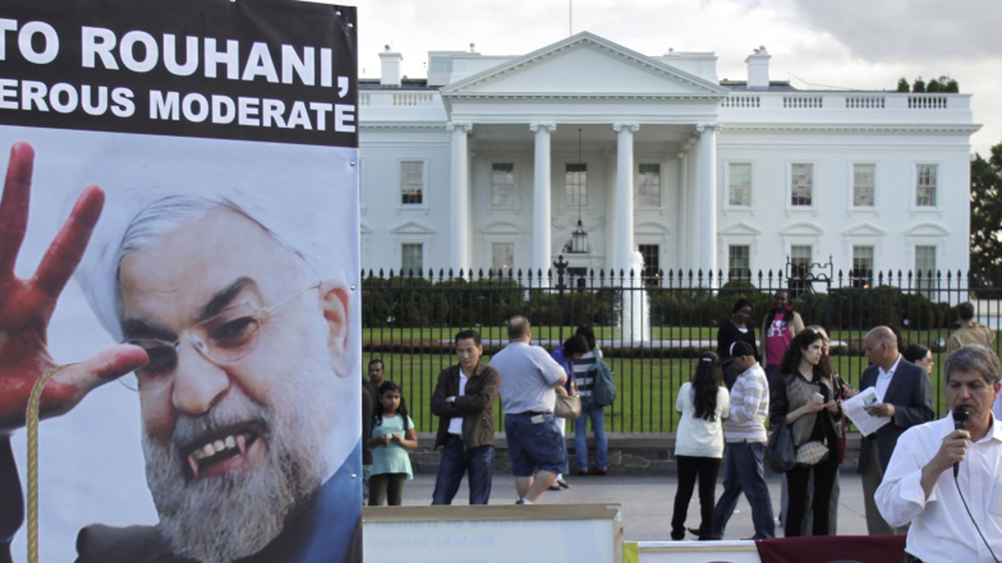 Iraníes protestan ante la Casa Blanca, en Washington, por los contactos entre Barack Obama y Rohani (Reuters).