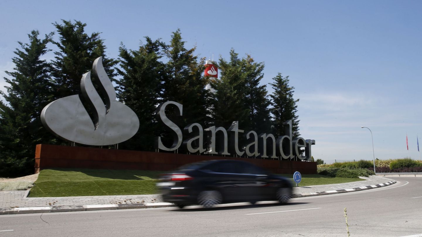 Vista de la Ciudad Financiera del Banco Santander. (EFE)