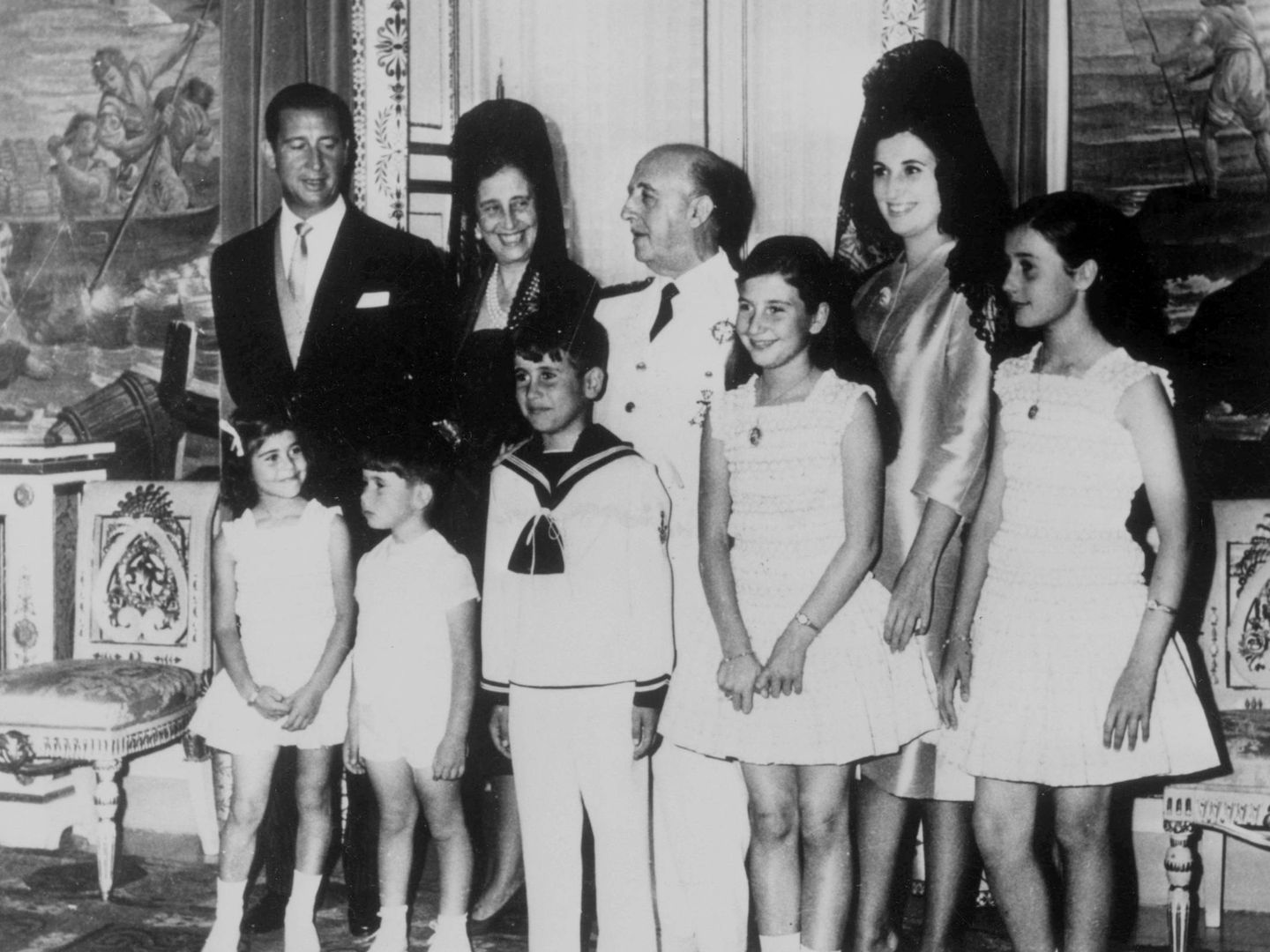 Franco y su familia. (Cordon Press)