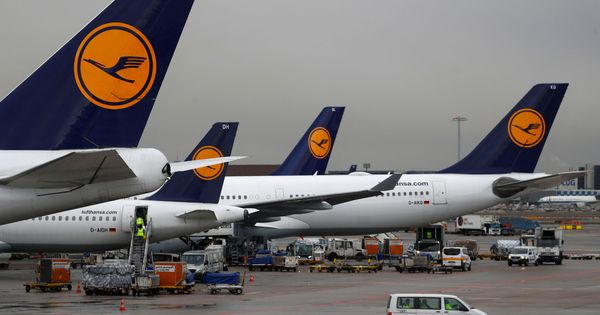 Foto: Lufthansa recorta sus previsiones y se desploma en bolsa un 12%